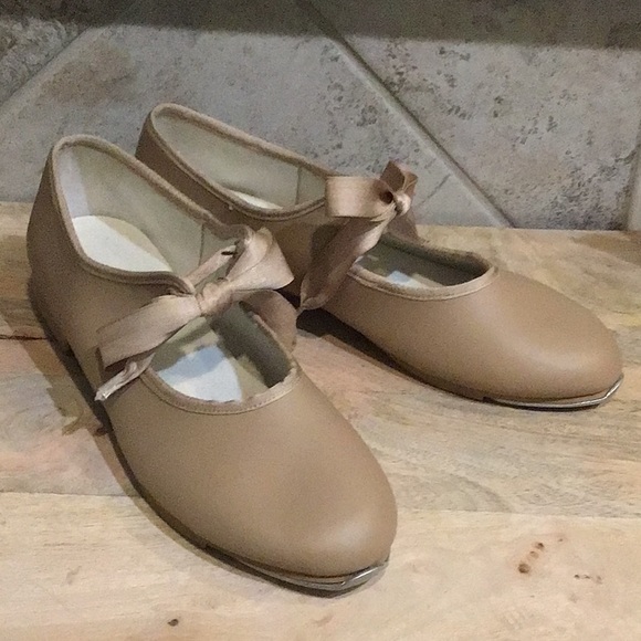 TAP SHOES Women’s/Big Girls Sz 6 M Taupe - Picture 1 of 5